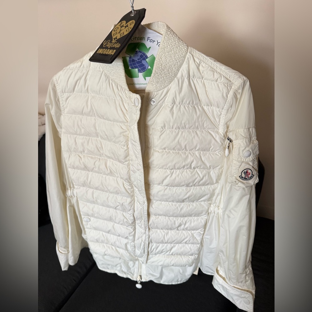 🧥 Moncler wind Jacket size 3 (rare find)